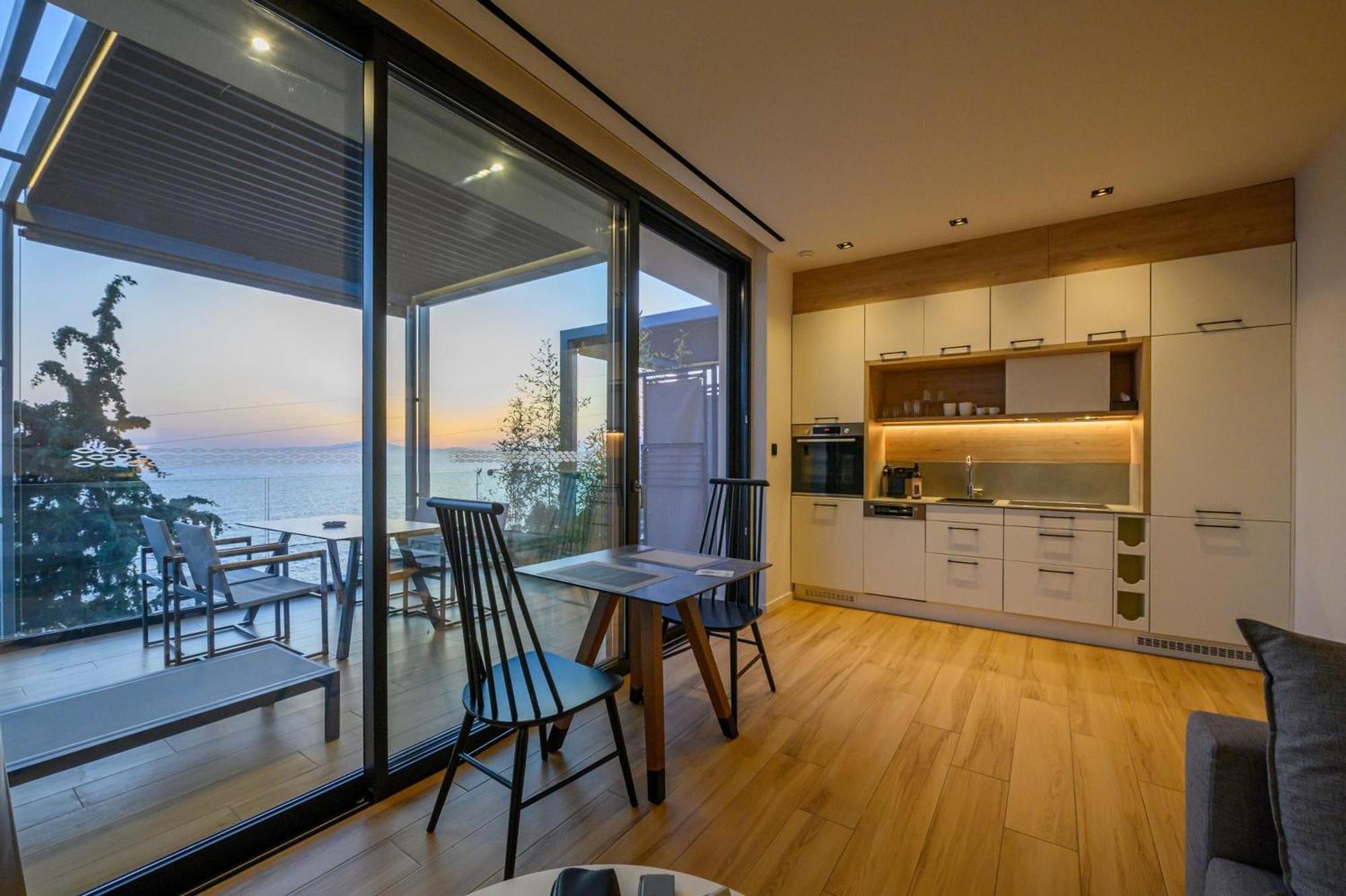 Mani Suites Agios Nikolaos  Exterior photo